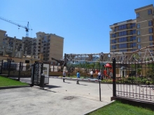 В Набережных Челнах на крышу гаража упал башенный кран